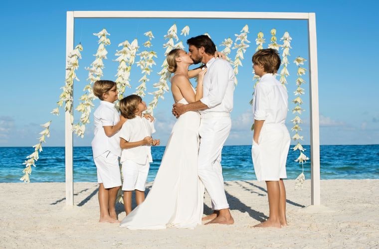 kid-friendly wedding mexico