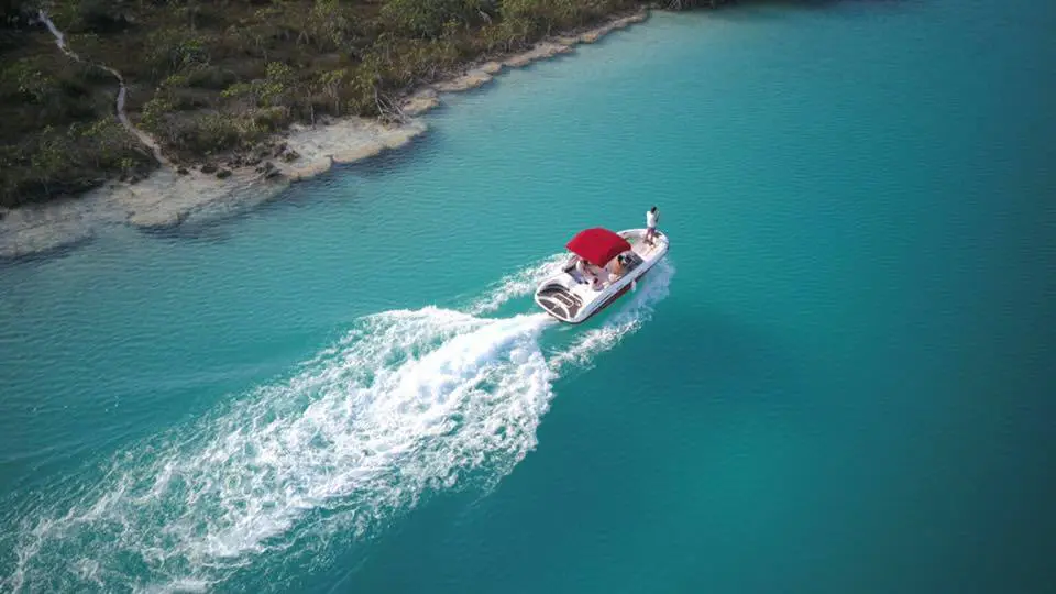 Boat driving towards Bacalar