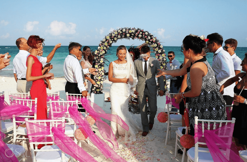 micro or big destination wedding