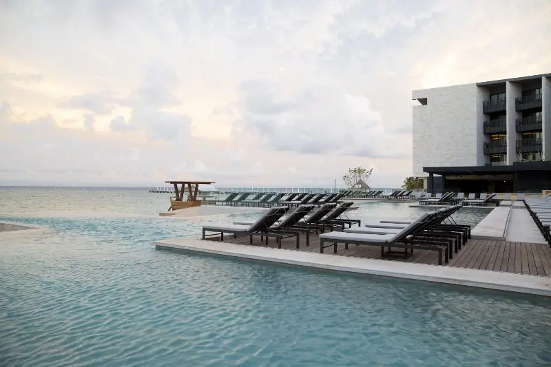 Grand Hyatt Playa del Carmen pool deck