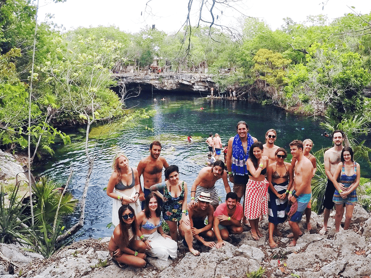 Group picture at cenote