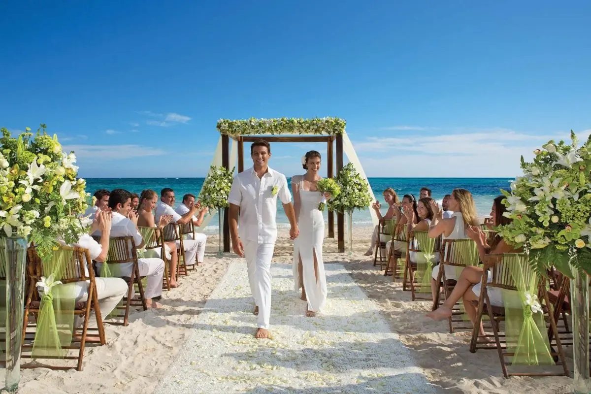 How to Get a FREE Destination Wedding in Mexico! (2020/21)