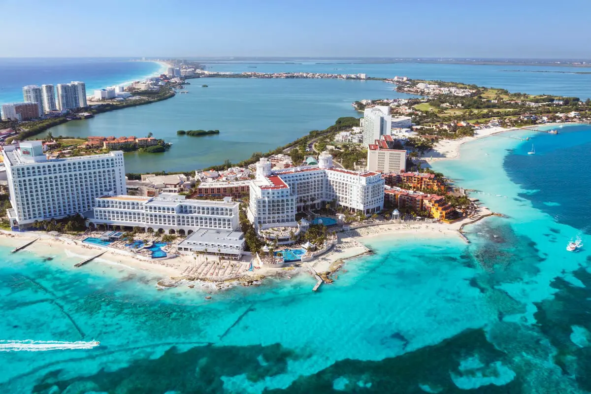 Top 10 Cancun Wedding Packages & Resorts W/Prices (2020)