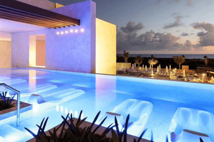 Grand Palladium Costa Mujeres Weddings | Our Honest Review 2022