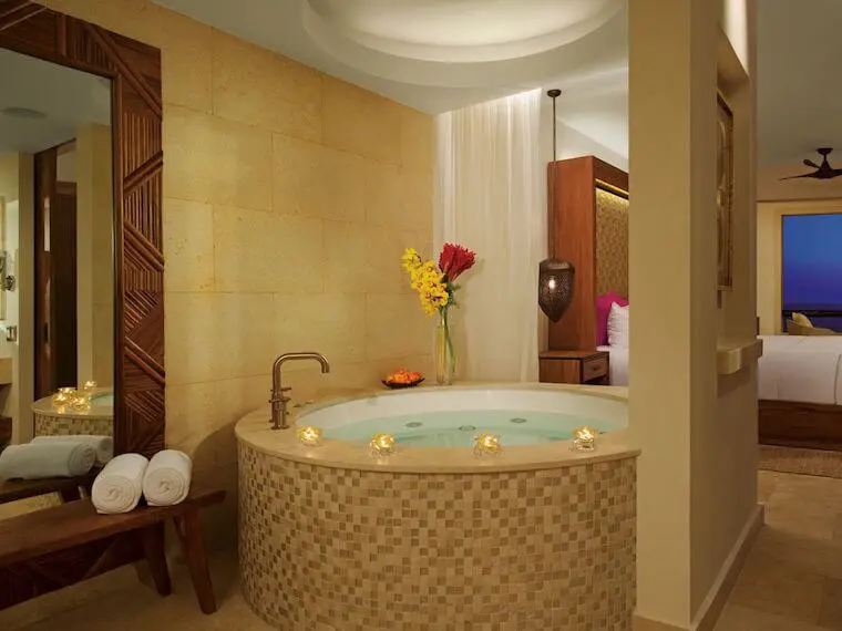 Jacuzzi Secrets Akumal