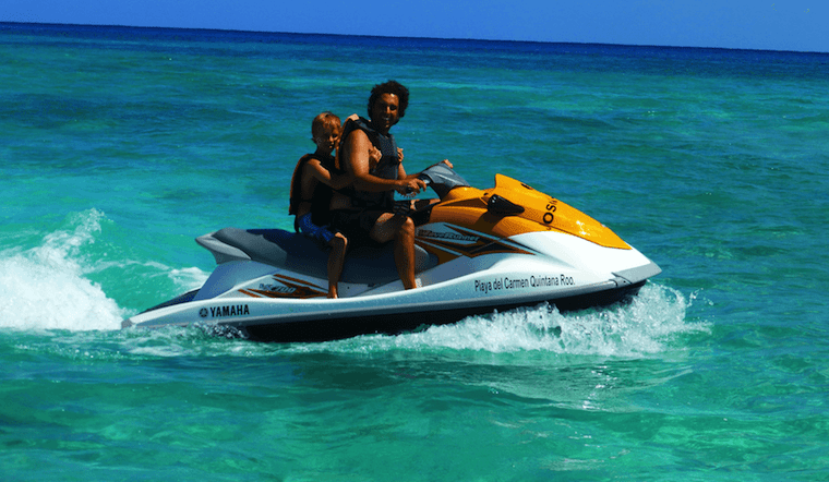 jet ski in playa