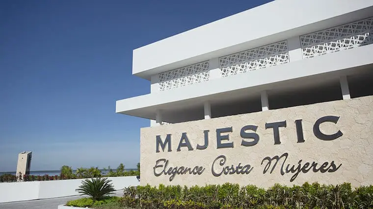 Majestic Elegance Costa Mujeres Wedding