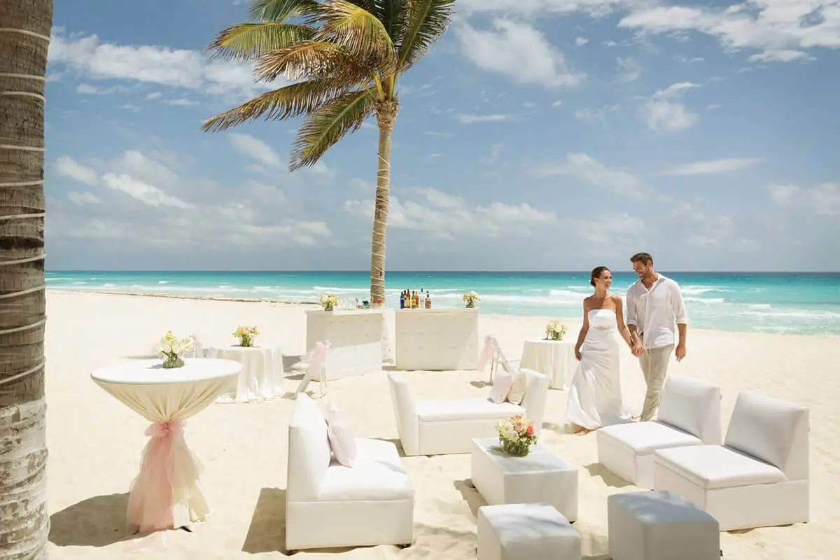 Top 10 Cancun Wedding Packages & Resorts W/Prices (2020)