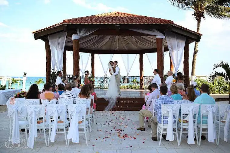weddings in mexico for foreigners