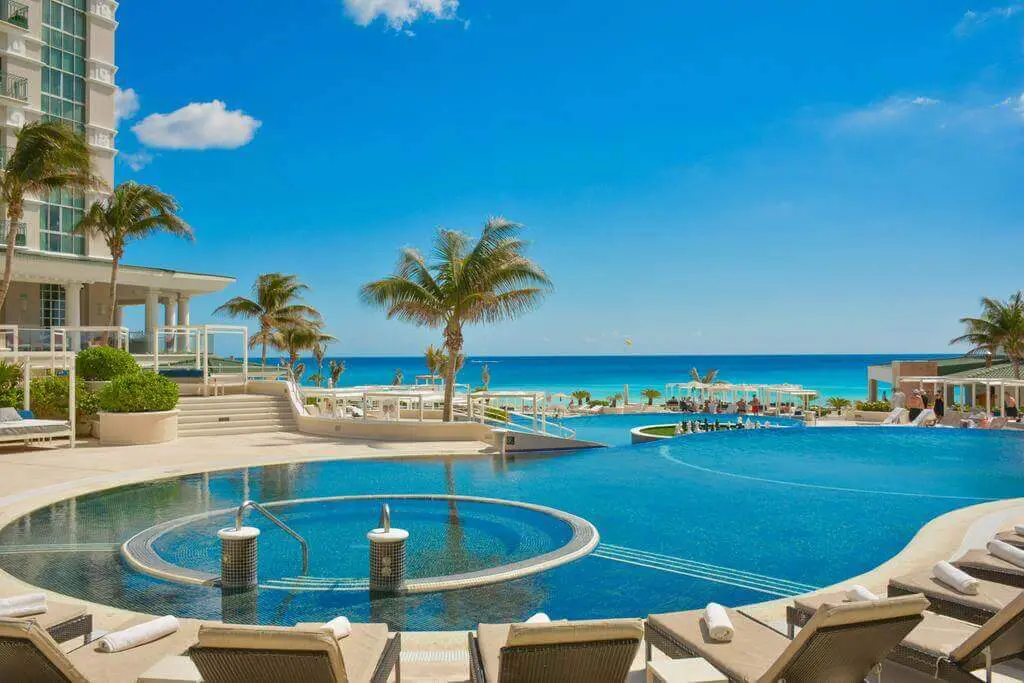 Sandos cancun resort for weddings in Cancuns