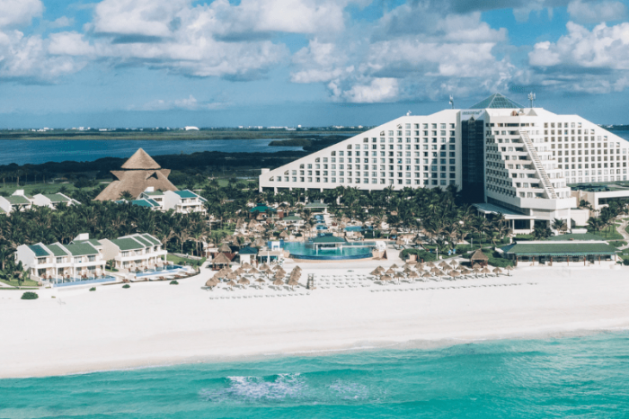 Weddings at Iberostar Selection Cancun | Our Honest Review (2024)