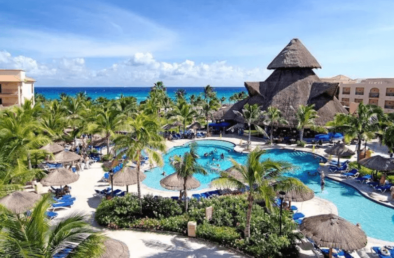 aerial view of the pool at Sandos Caracol