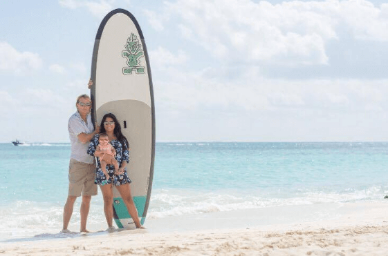 Couple in front of Stand-Up Paddle Boarding in Playa del Carmen