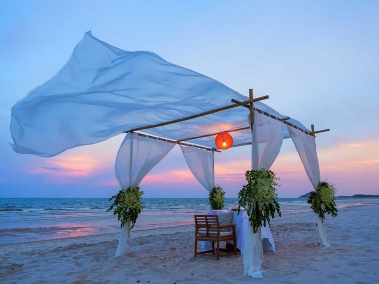 beach-dining