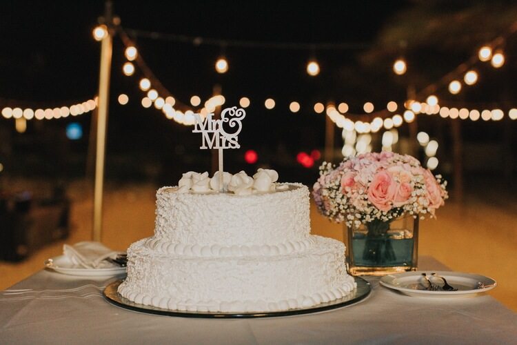 the royalton Riviera weddings cake options