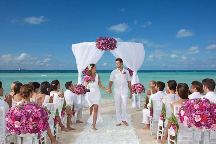 10 Best Resorts for Your Beach Wedding in Cancun 2022