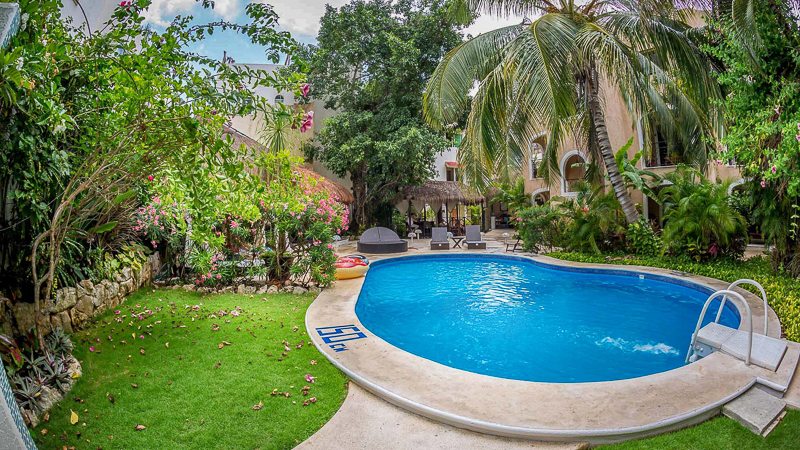 Bric Hotel pool in Playa del Carmen