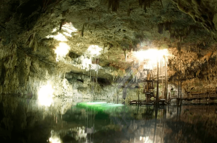 Cenote Maya 