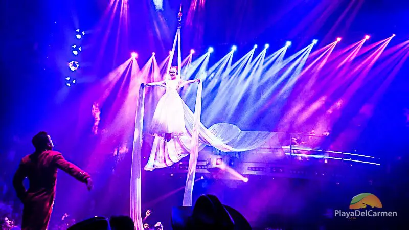 People performing at Coco Bongo in Playa del Carmen