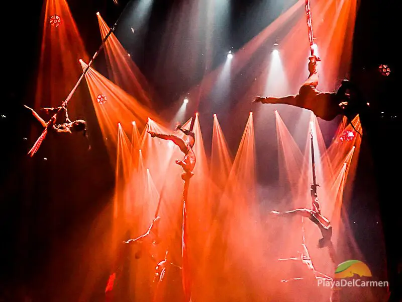 People performing at Coco Bongo in Playa del Carmen