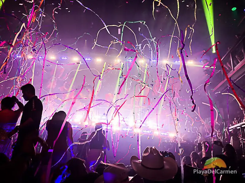 People partying at Coco Bongo Playa del Carmen