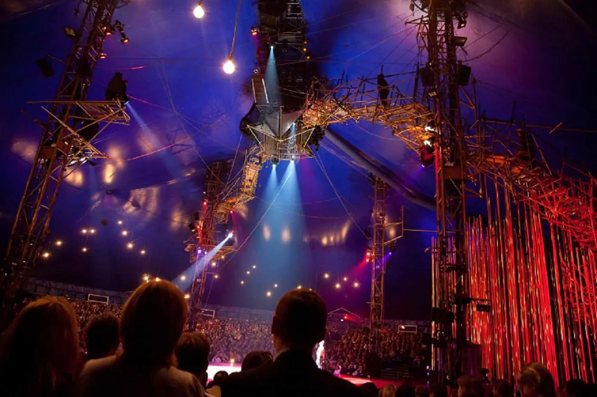 Performers on stage for the cirque du soleil show