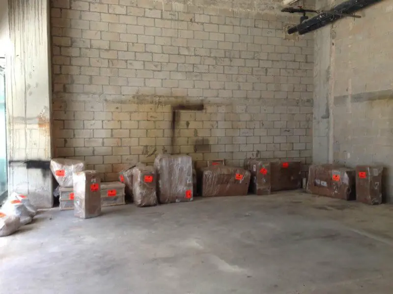 Glenn-Briggs future salon with packing boxes in Playa del Carmen