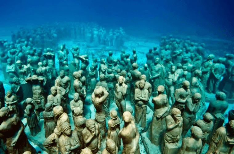 underwater museum Cancun