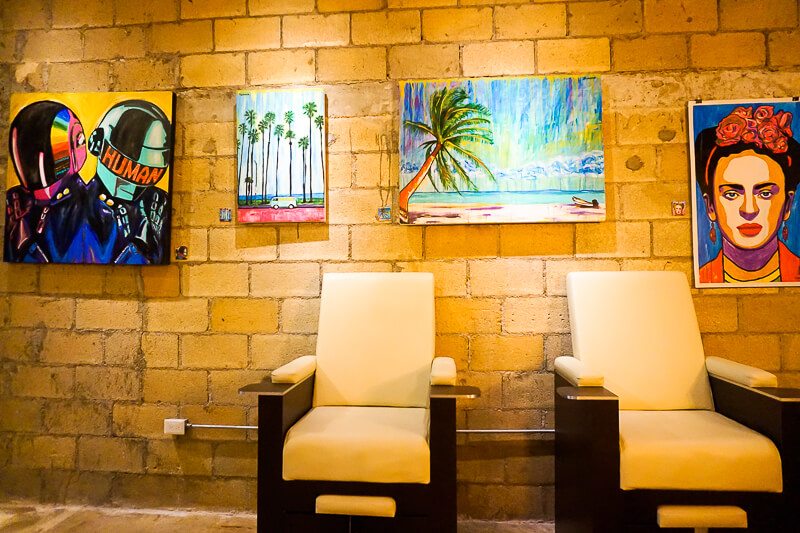 Art at The newest Playa del Carmen beauty salon: Glenn-Briggs