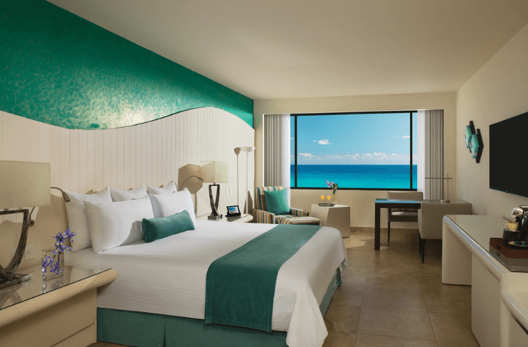 Now Emerald honeymoon suite