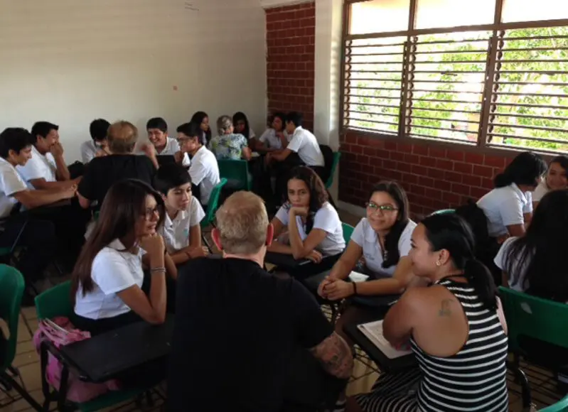 Keeping Kids in School project in Playa del Carmen