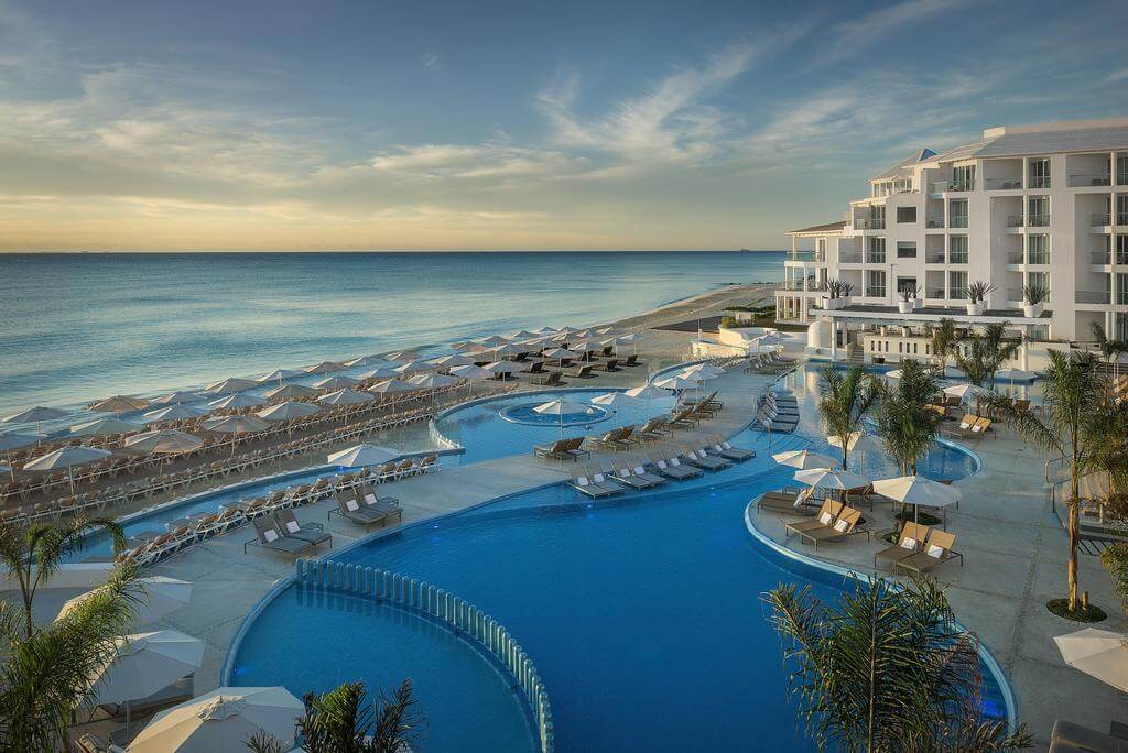 Playacar Palace kid-friendly resort