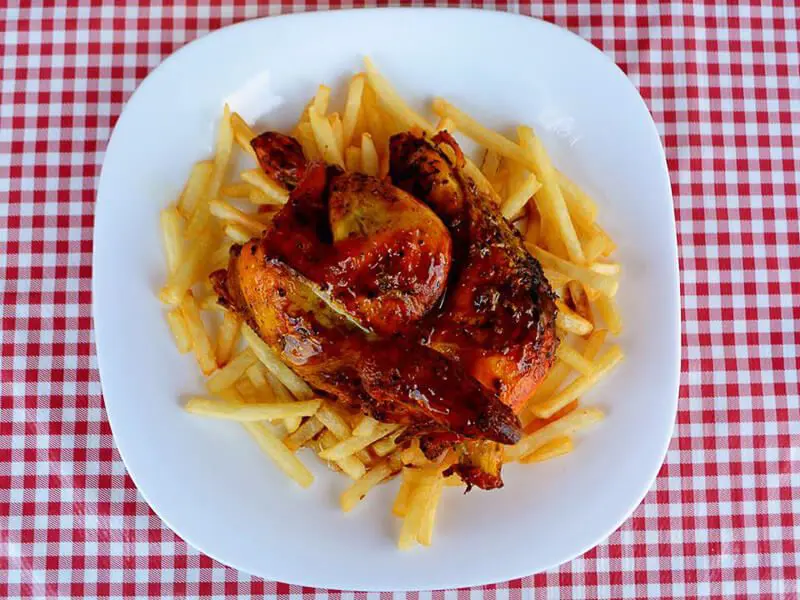 La Brocherie chicken and fries