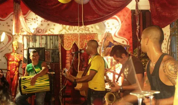 Musicians play Brazilian music at Le Lotus Rouge in Playa del Carmen