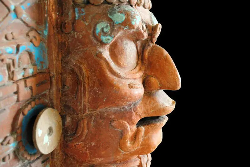 Face sculpture at museo maya