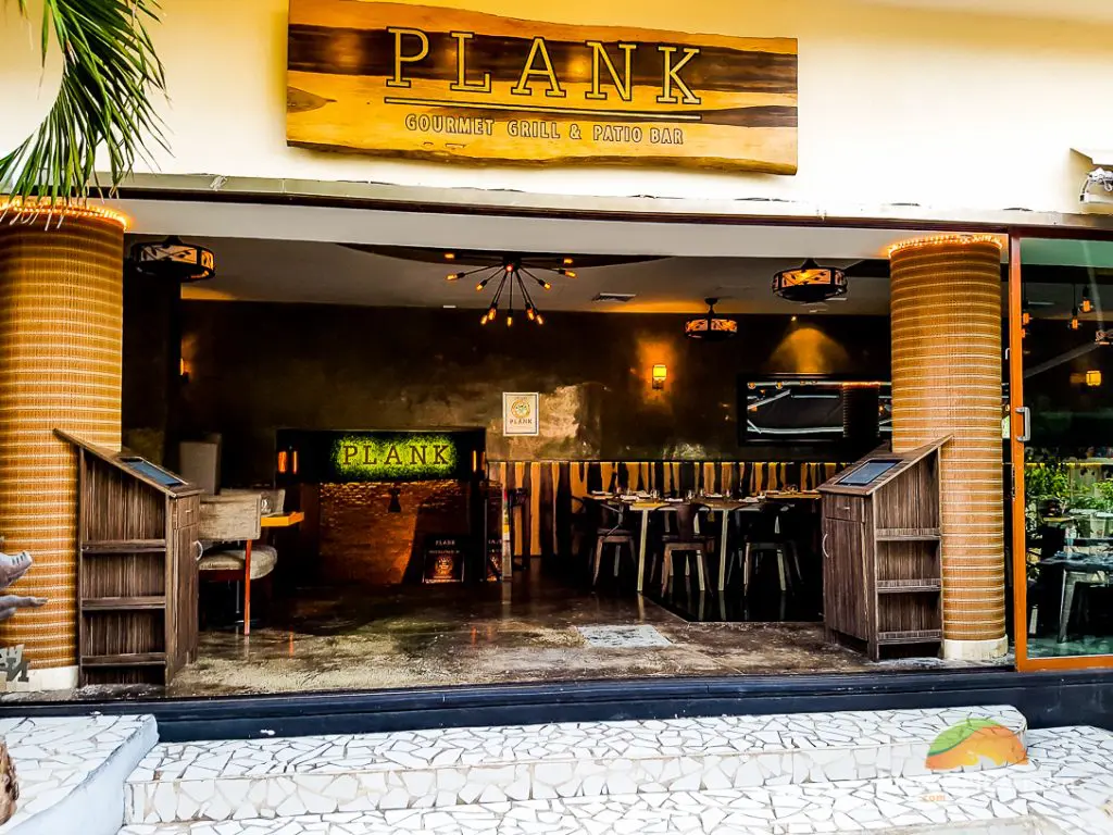 Front view of Plank Restaurant Playa del Carmen