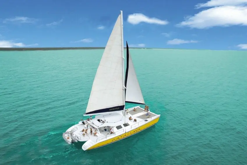 catamaran tour in the ocean in playa del carmen