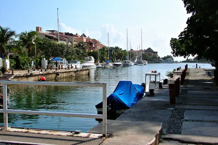 Boats in puerto aventuras