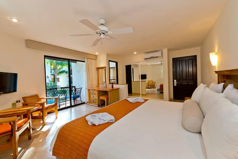 Reef Playacar room