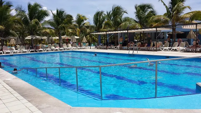 Riu palace public swimming pool