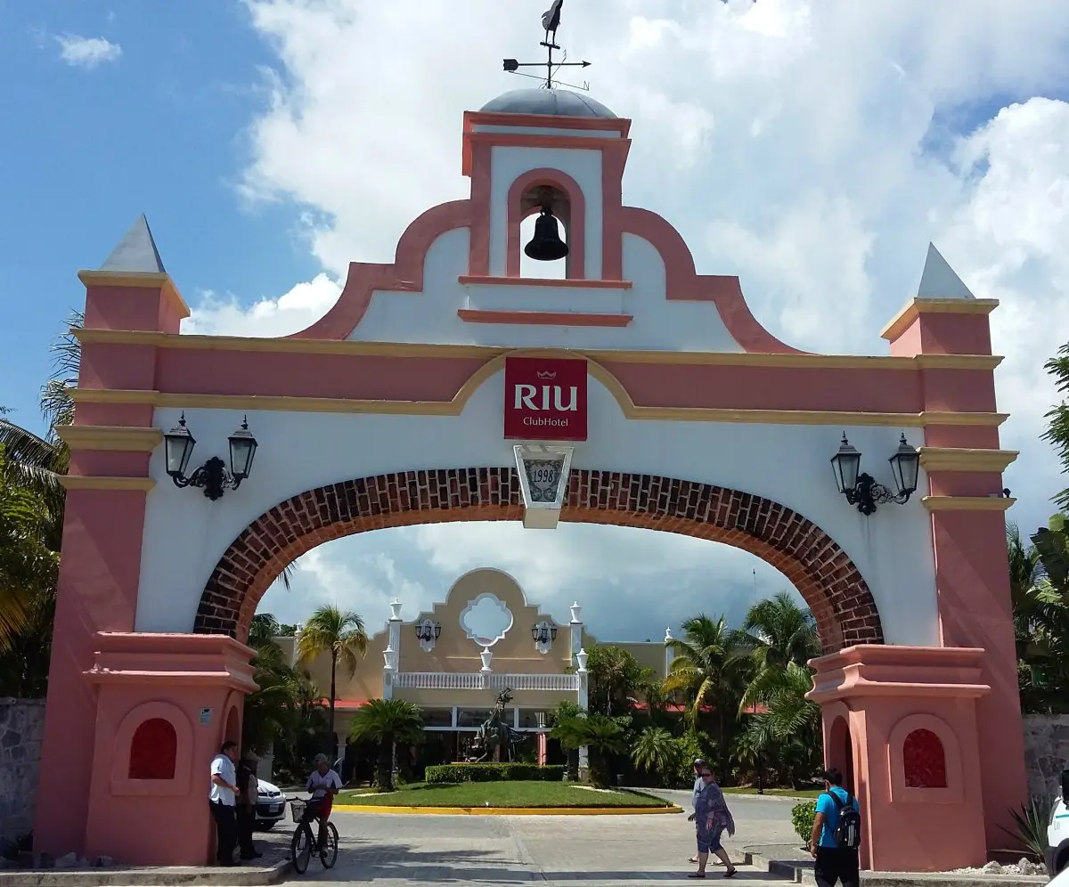 Riu Tequila hotel main entrance