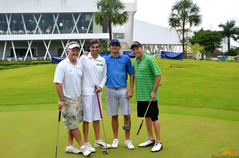 group picture at rotary golf tournament