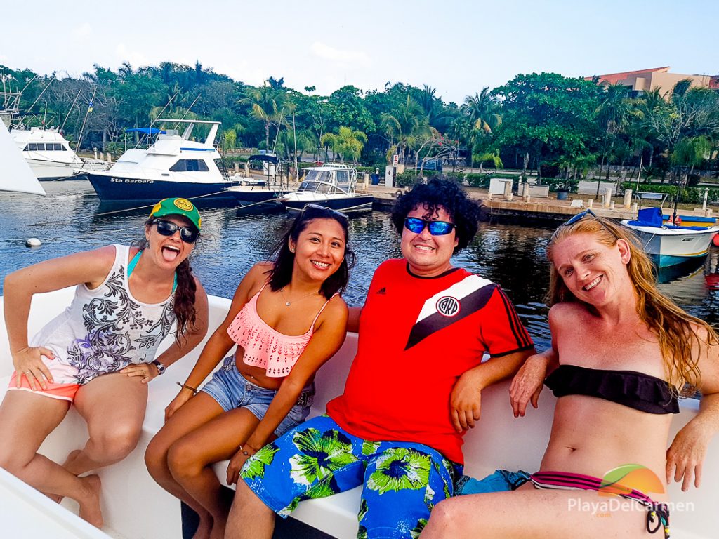 Team Playa del carmen group picture on yacht