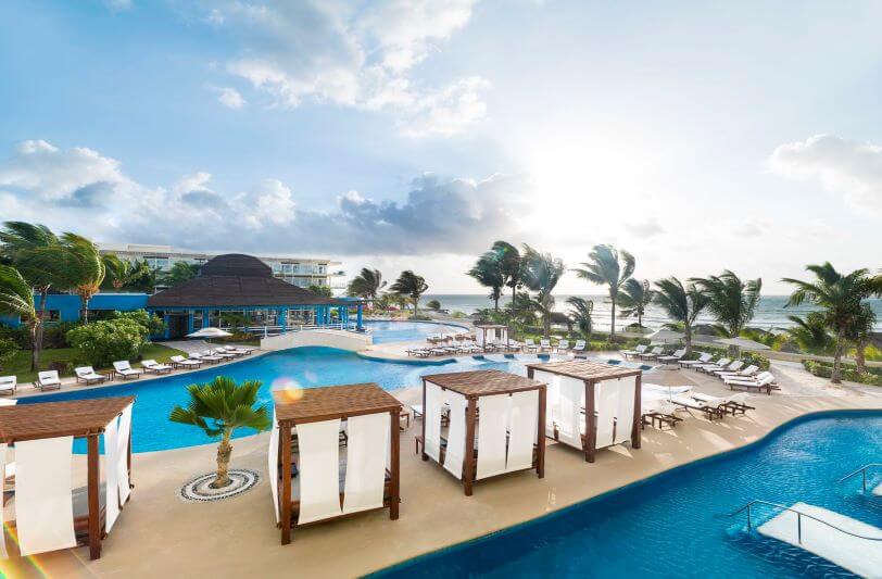 Azul Beach Resort