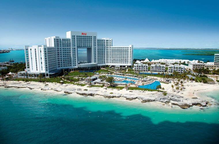 aerial view of riu palace peninsula 