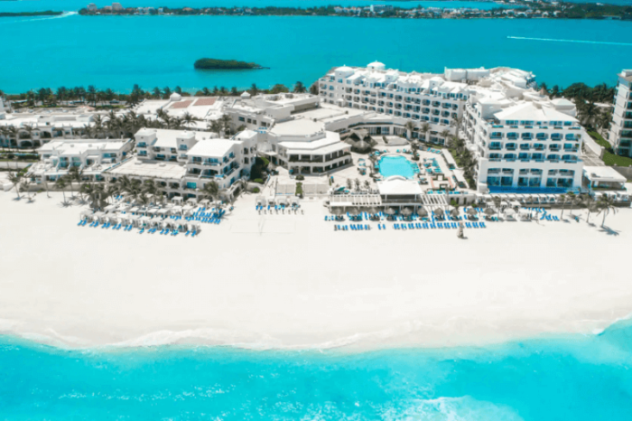 Weddings at Wyndham Alltra Cancun | Our Honest Review (2023)