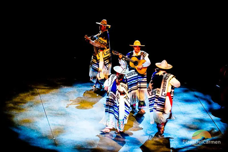 People performing at Spectacular Mexico at Xcaret