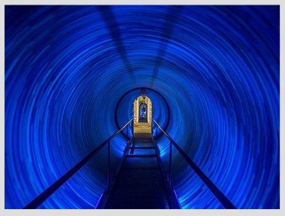 Xenses Park blue tunnel