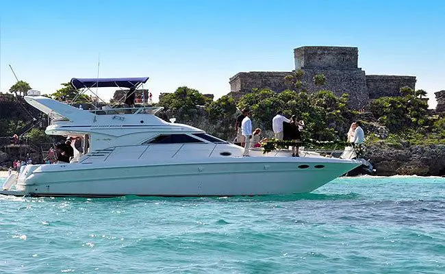 Playa del Carmen yacht charter to Tulum ruins