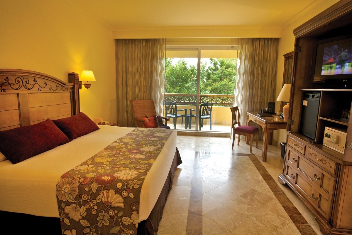 Catalonia Royal Tulum deluxe suite